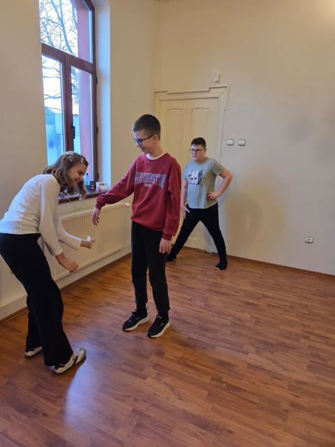 Dezvoltare emoțională prin teatru și metode de acțiune creativă